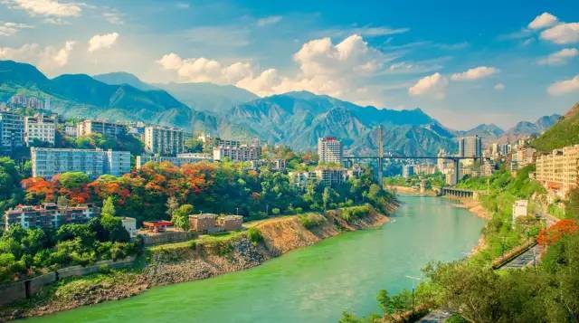 走进四川，历史文化的瑰宝与美食美景的盛宴